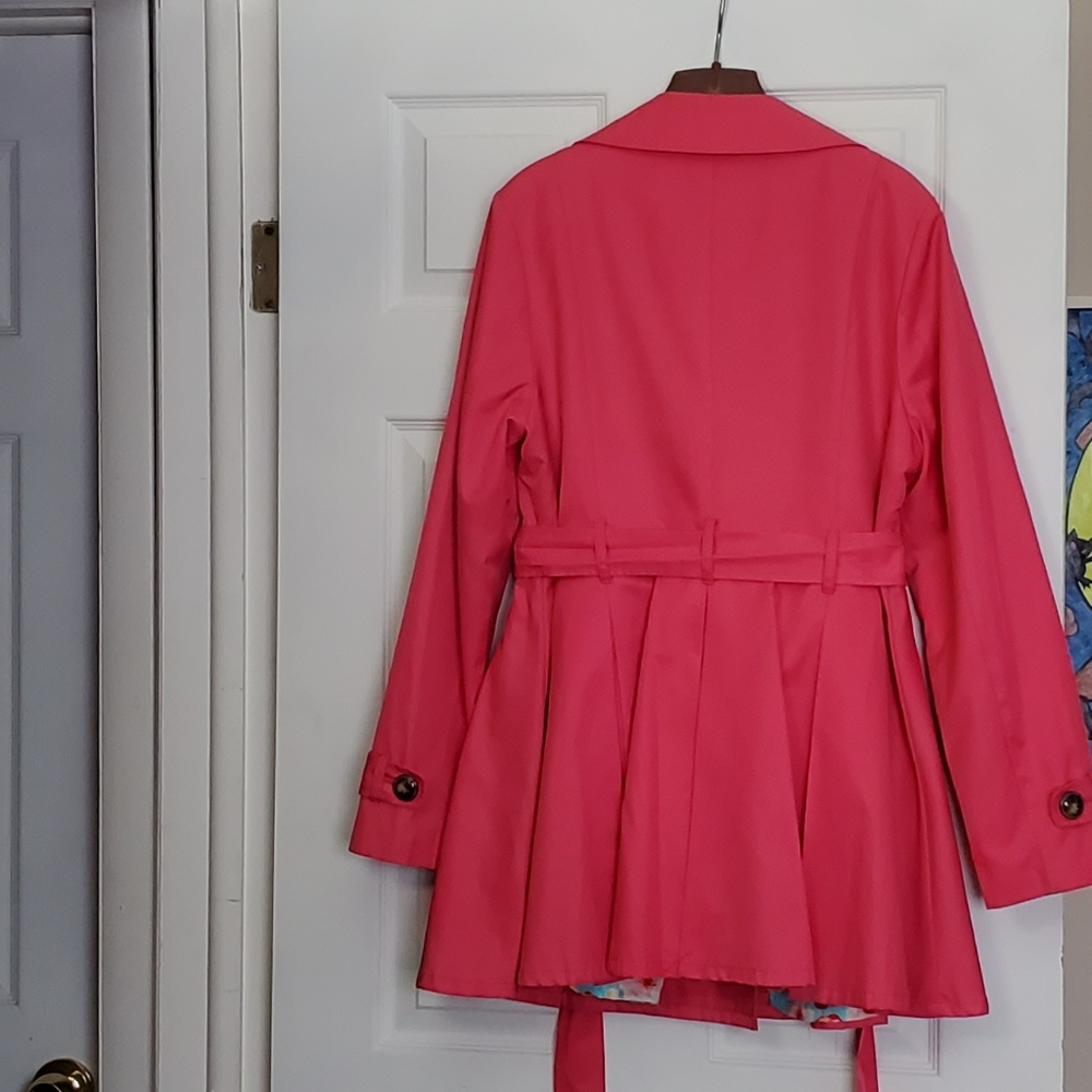 Light Spring Belted Jacket - Picture 3 of 3